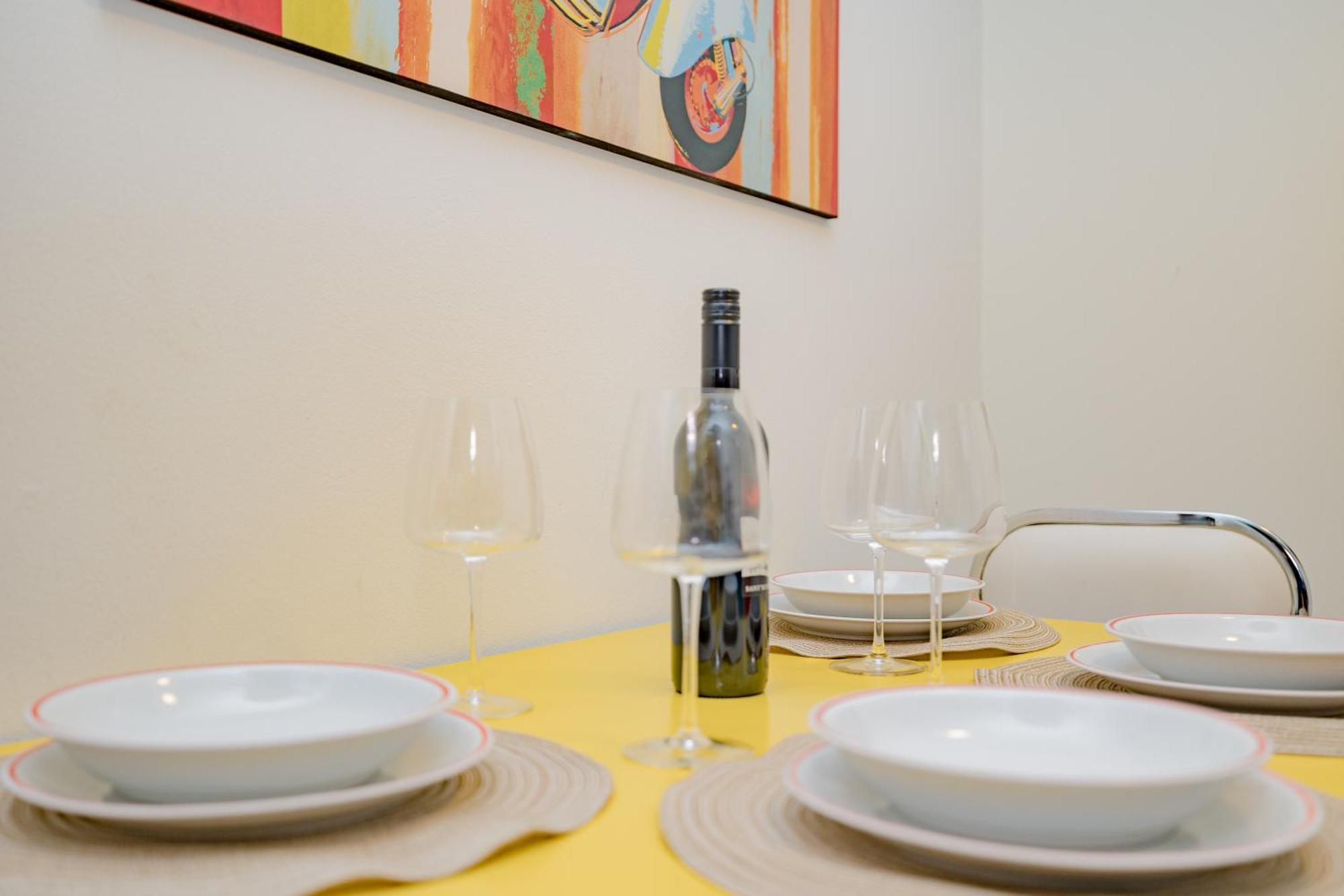 Vintage Gem - 8 Min Duomo Apartment มิลาน ภายนอก รูปภาพ