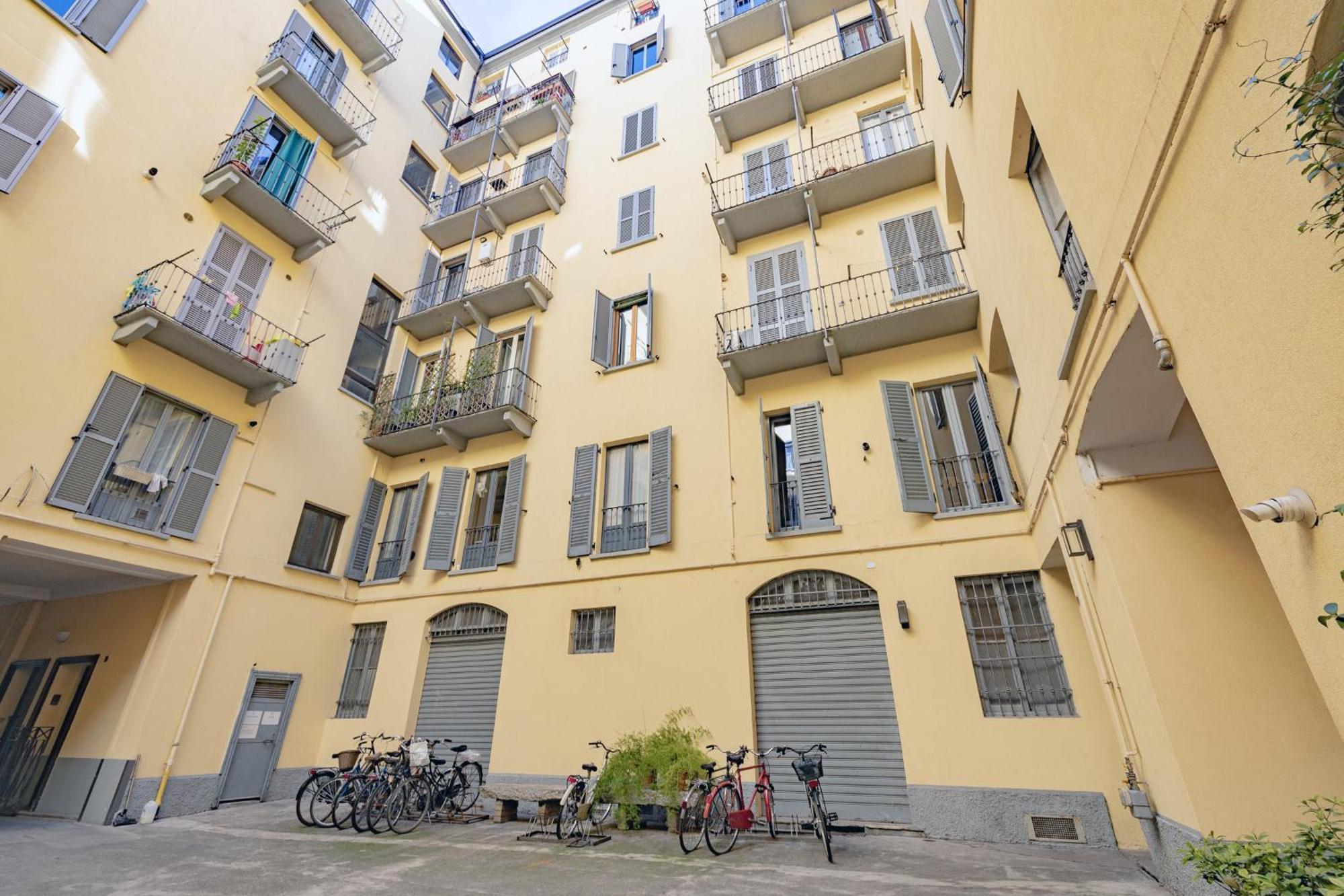 Vintage Gem - 8 Min Duomo Apartment มิลาน ภายนอก รูปภาพ